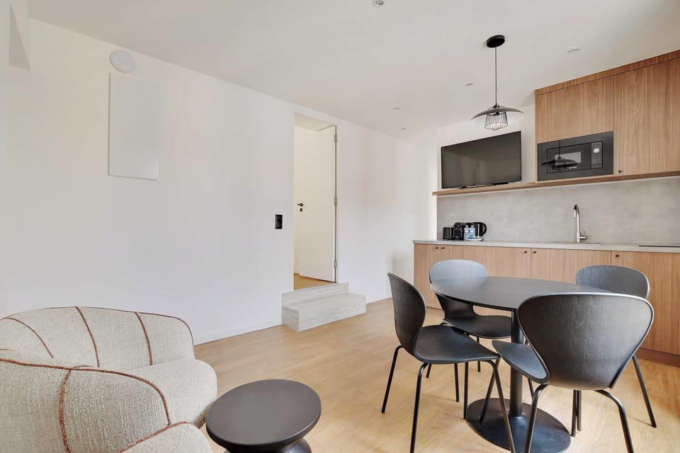 Apartment | Dining