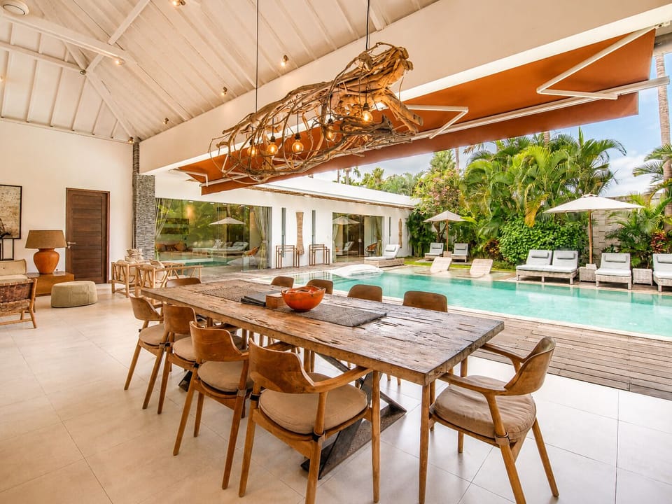 Villa (5 Bedrooms) | Exterior