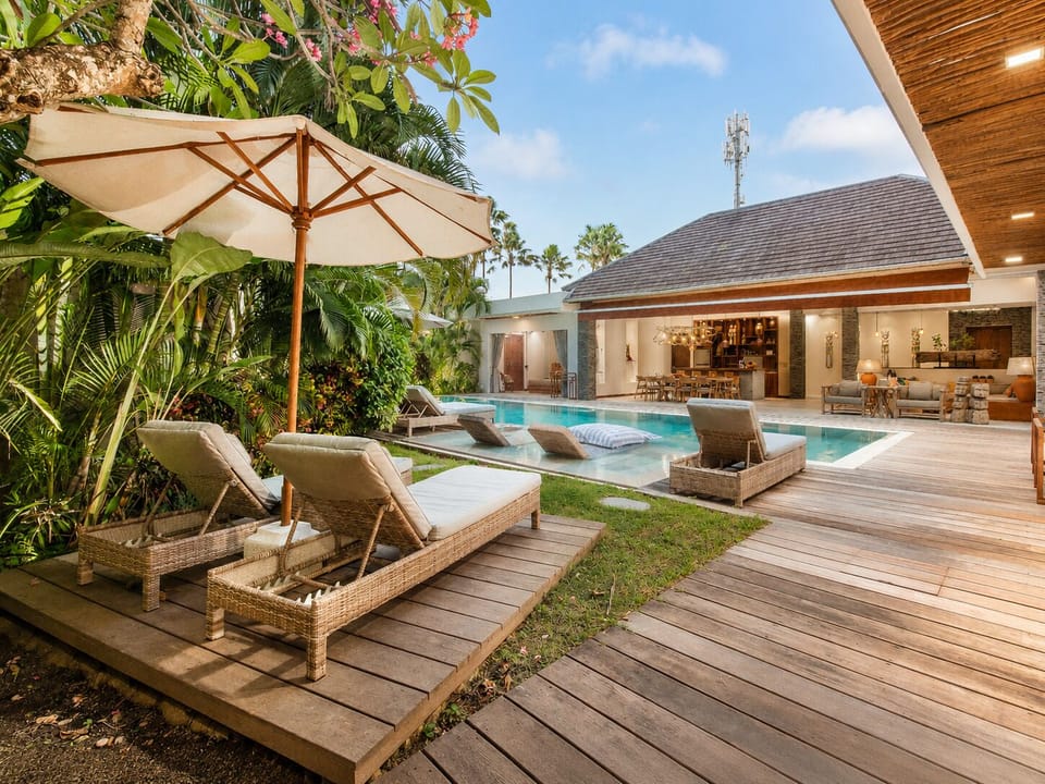 Villa (5 Bedrooms) | Exterior