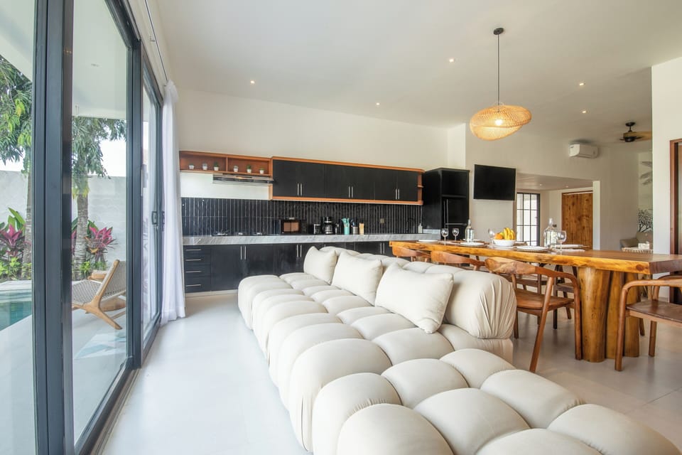 Villa (4 Bedrooms) | Exterior