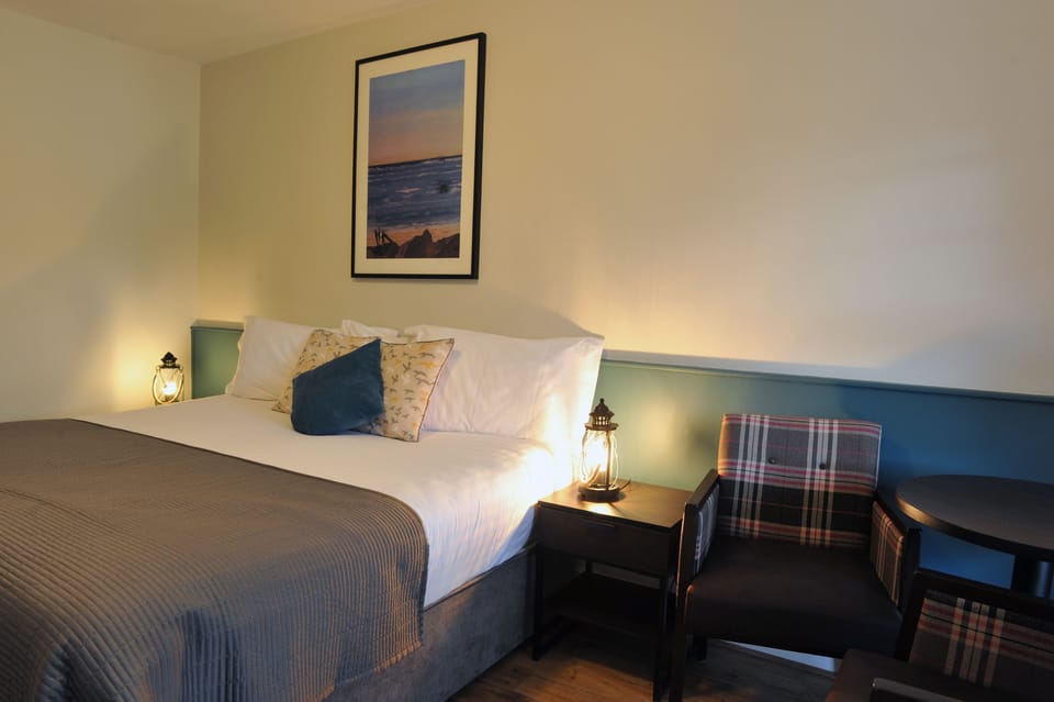 Double Room | Soundproofing, iron/ironing board, free WiFi, bed sheets