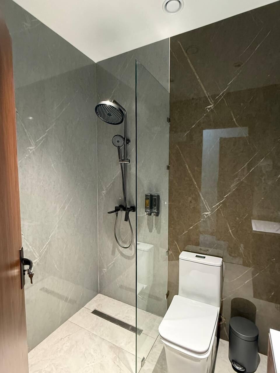 Standard Double or Twin Room, Mountain View | Bathroom | Shower, hair dryer, slippers, soap