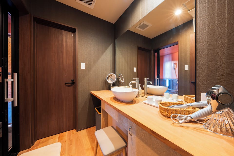 [Standard Villa / Western-style Room / 2 Beds] w/ Hot Spring and Mild Sauna, Non Smoking | WiFi (free)