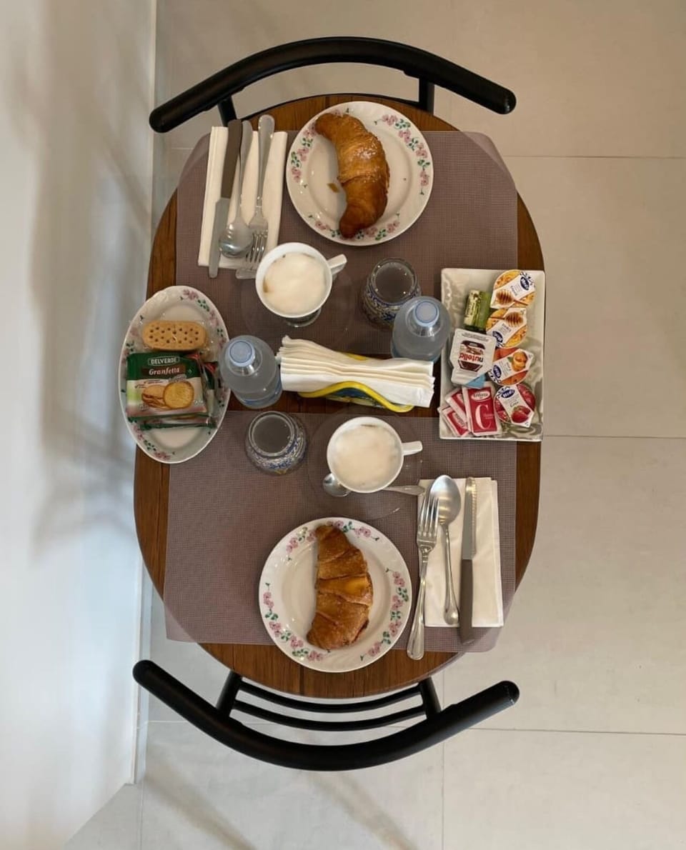 Free daily cooked-to-order breakfast