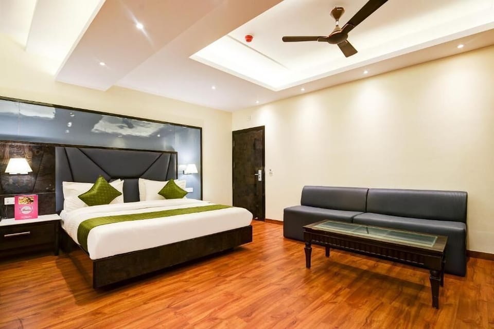 Executive Room, City View