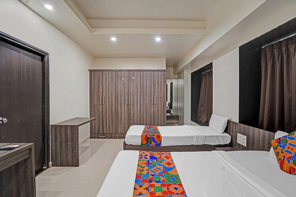Egyptian cotton sheets, premium bedding, in-room safe, free WiFi