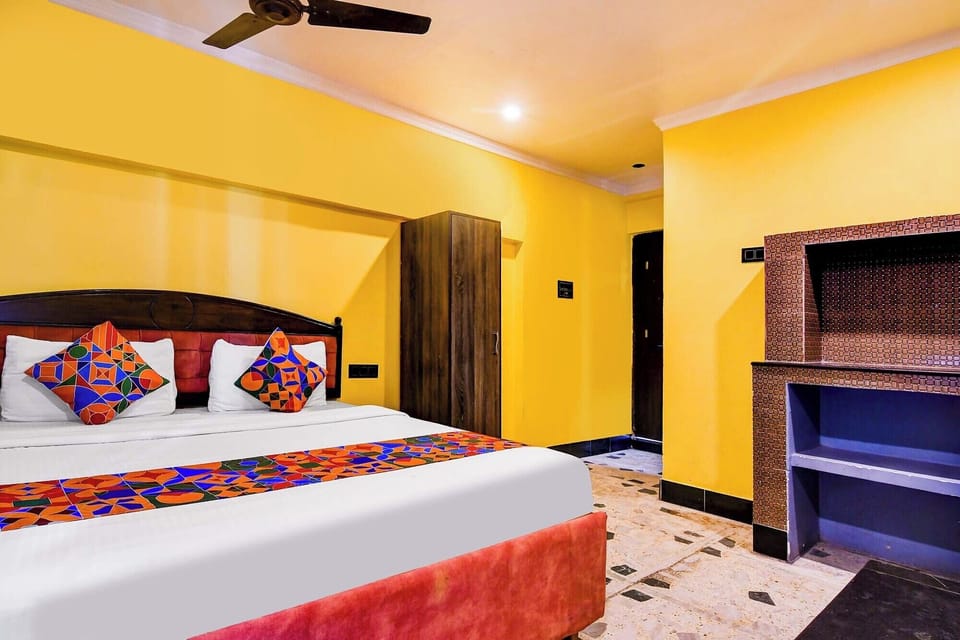Egyptian cotton sheets, premium bedding, in-room safe, free WiFi