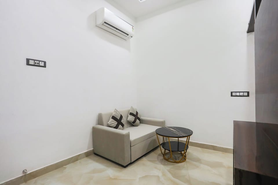 Egyptian cotton sheets, premium bedding, in-room safe, free WiFi