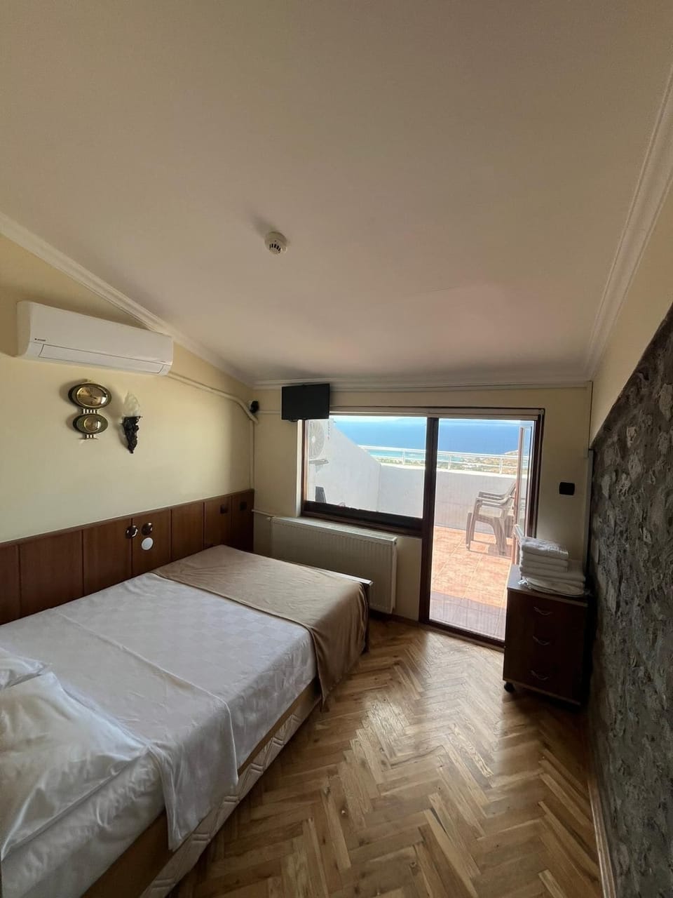 Deluxe Room | Desk, free WiFi, bed sheets