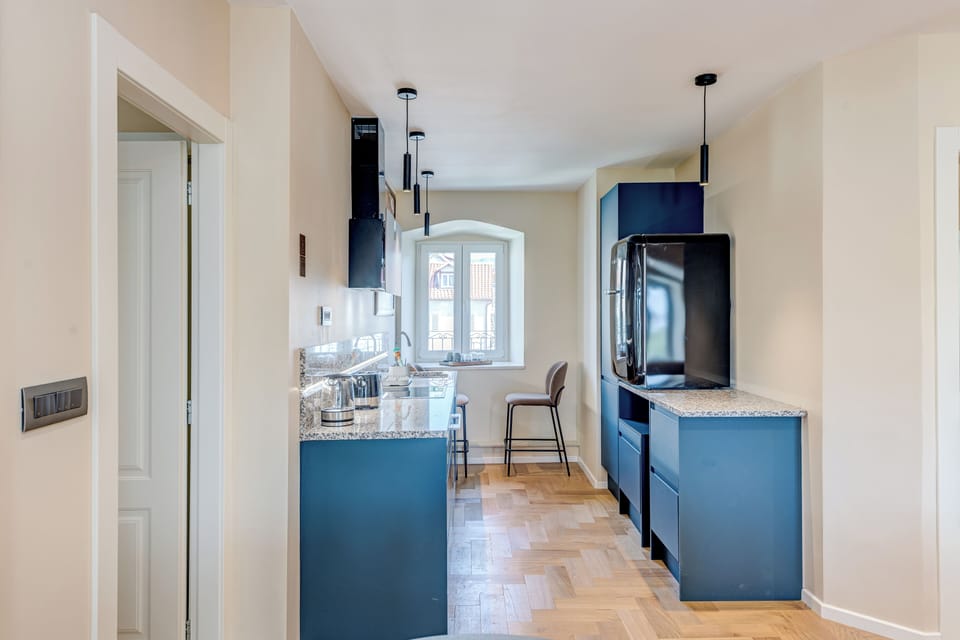 Deluxe Condo | Private kitchen | Electric kettle