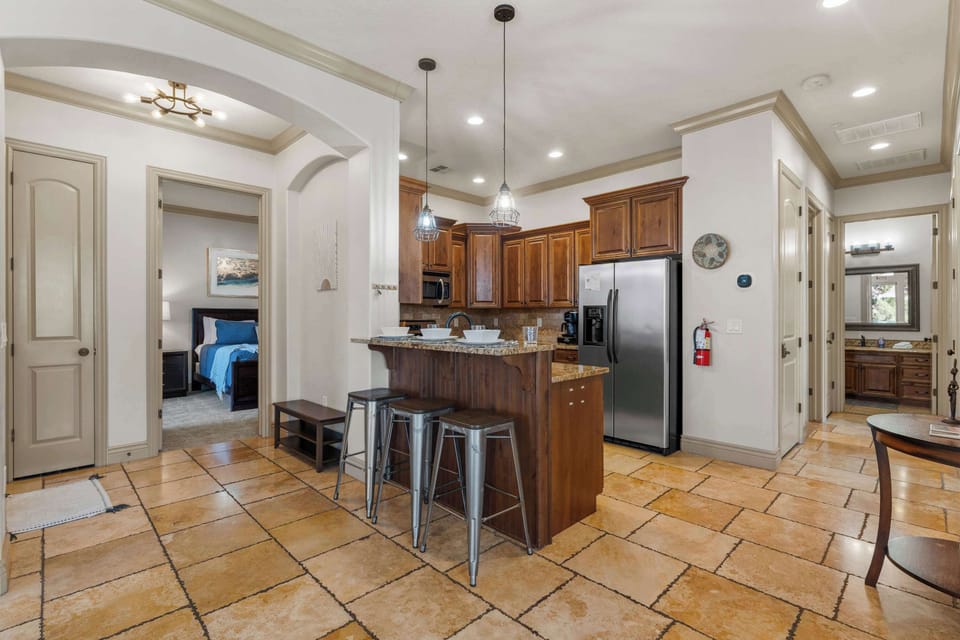 Condo, Multiple Beds, Balcony, Mountain View (Sunset Vista) | Interior