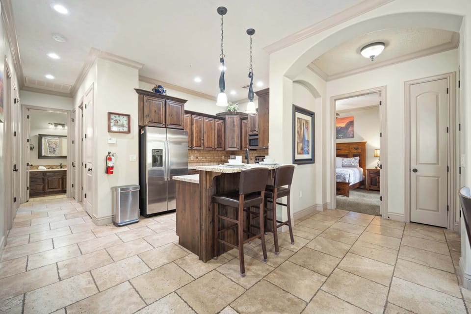 Condo, Multiple Beds, Balcony, Mountain View (Western Front) | Interior