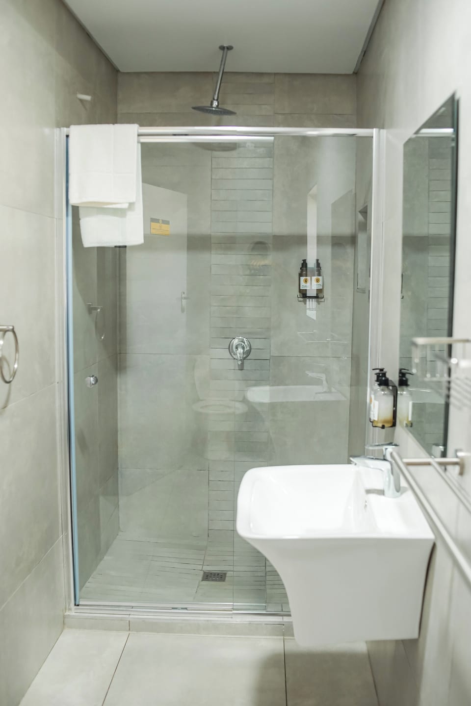 Family Double or Twin Room, Garden View | Bathroom | Free toiletries, towels, soap, shampoo