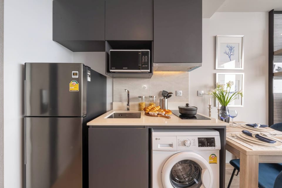 Condo, 2 Bedrooms, Accessible, Smoking | Private kitchen