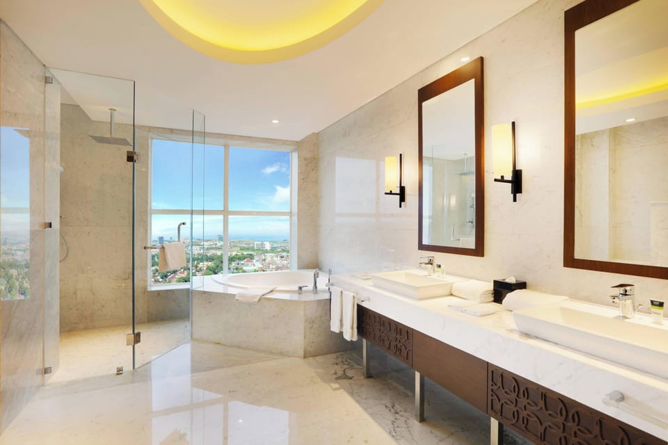 Presidential Suite, 2 Bedrooms, City View | Bathroom | Shower, free toiletries, hair dryer (on request), bathrobes