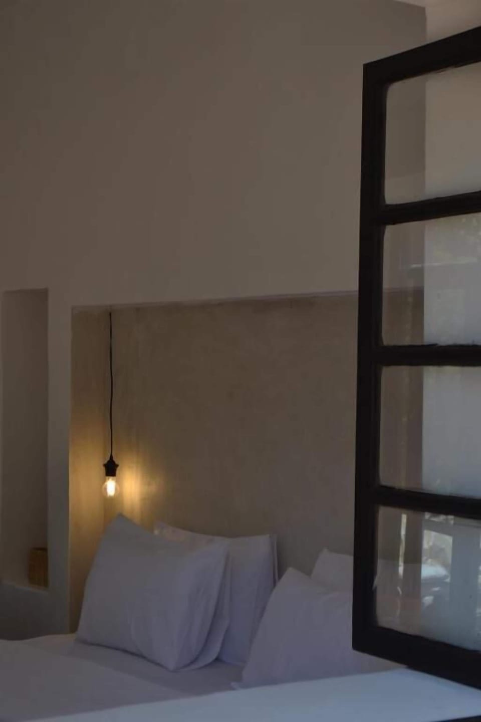Minibar, desk, laptop workspace, free WiFi