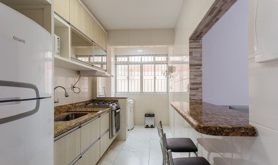 Basic Apartment | Private kitchen | Toaster, cookware/dishes/utensils
