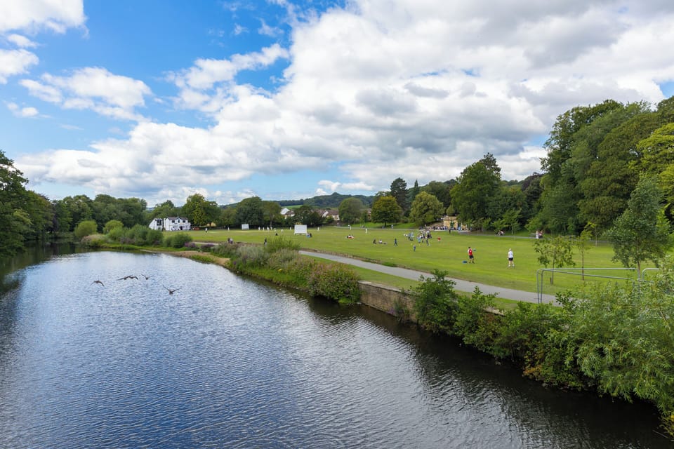 Roberts Park riverside walks & green space minutes away