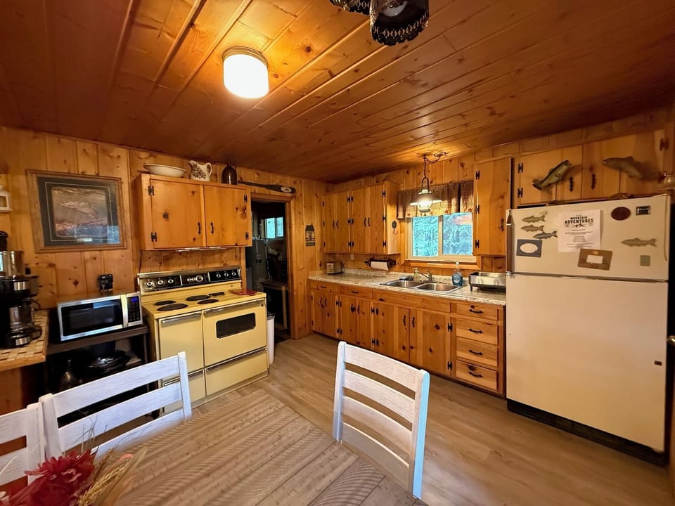 Interior- Kitchen/Dining area