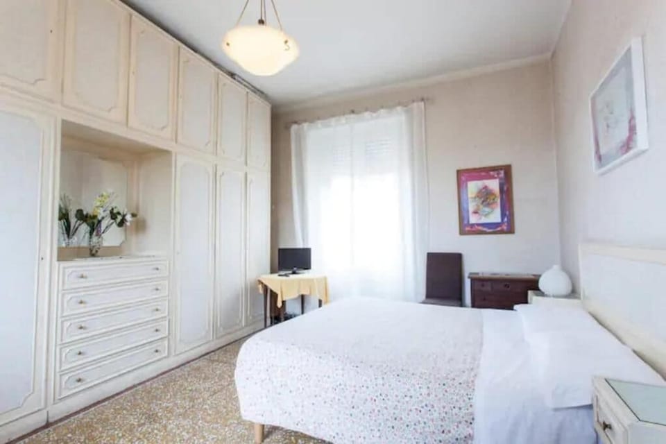 Family Triple Room | Desk, free WiFi