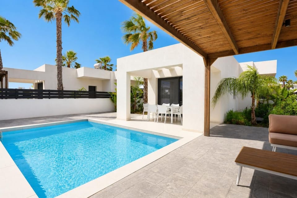 Private pool and terrace
