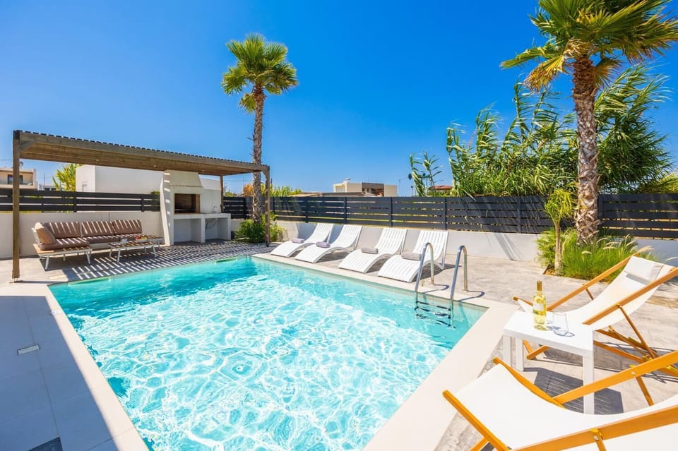 Private pool and terrace