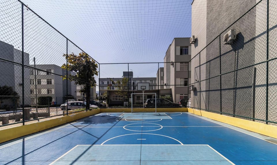 Basic Apartment | Sport court