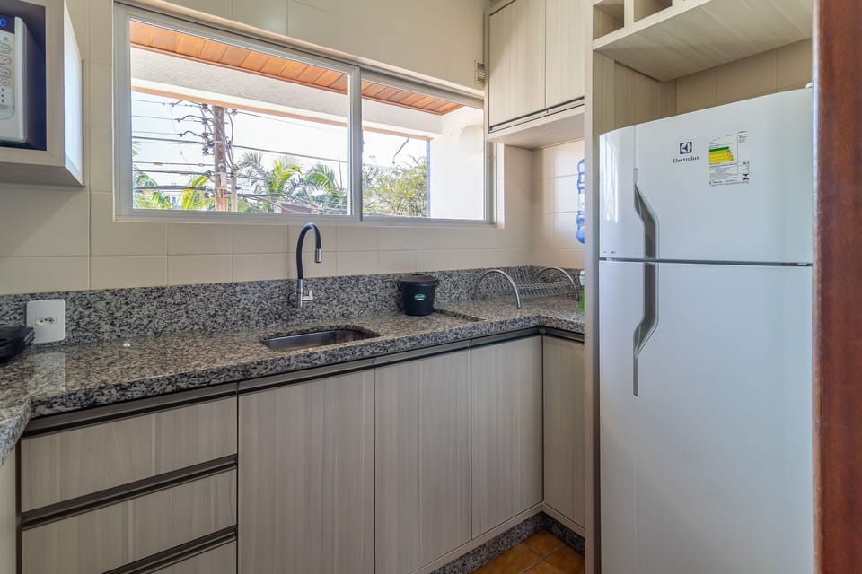 Basic Apartment | Private kitchen | Cookware/dishes/utensils