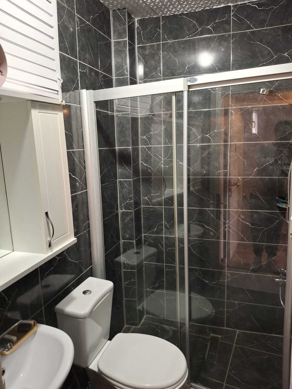 Standard Room, Balcony, City View | Bathroom
