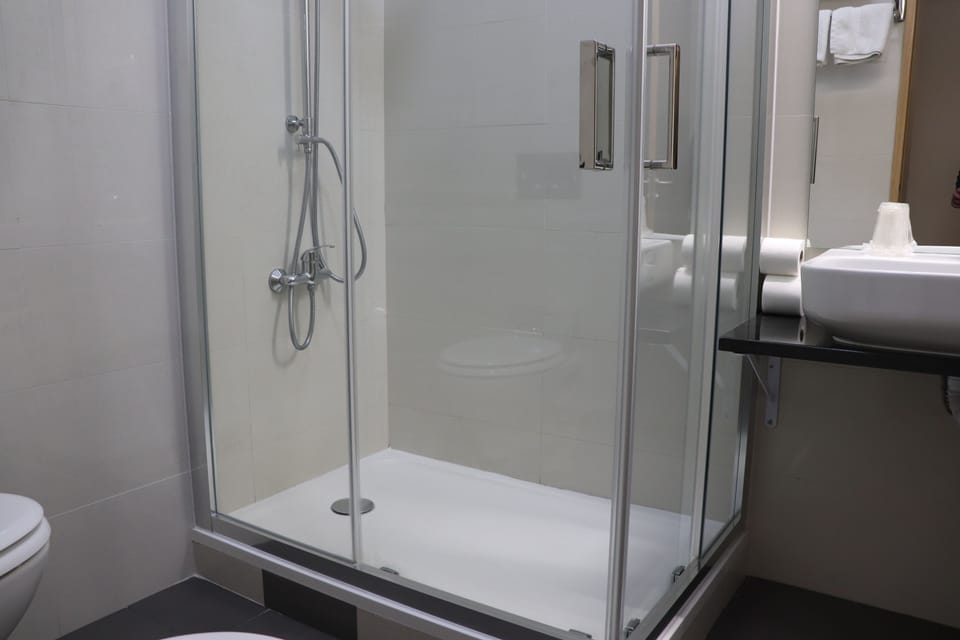 Family Double Room, Private Bathroom | Bathroom | Deep soaking tub, free toiletries, bidet, towels