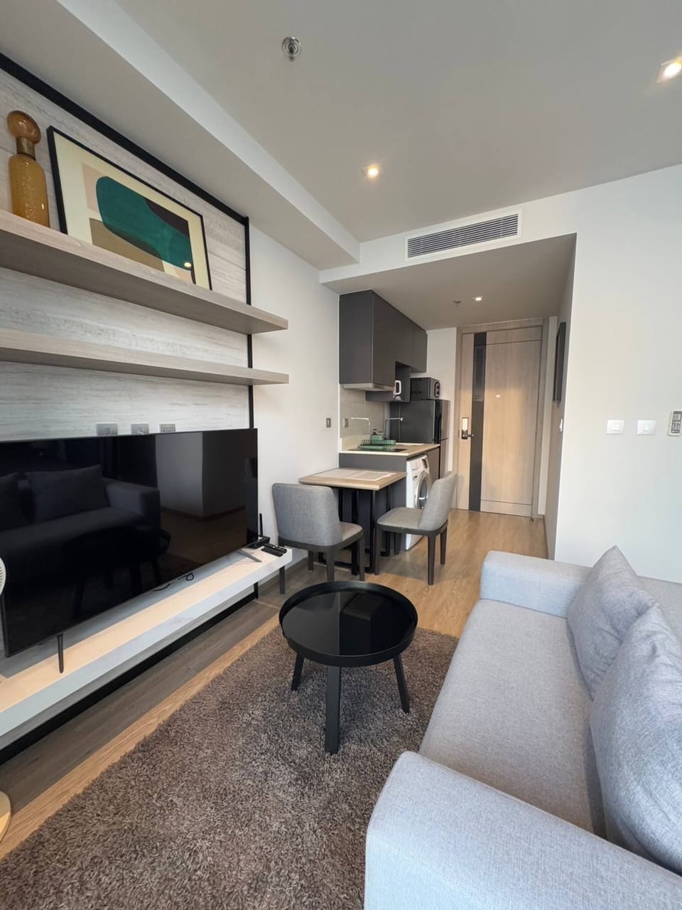 Condo, 1 Bedroom, Accessible, Smoking | Living room