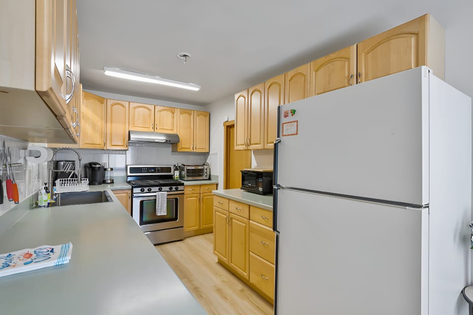 long view of kitchen.