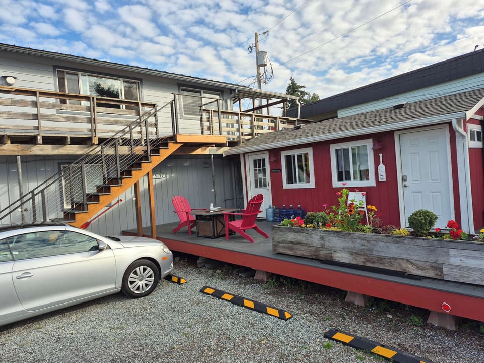 Parking and the stairs you will use to get to your studio.