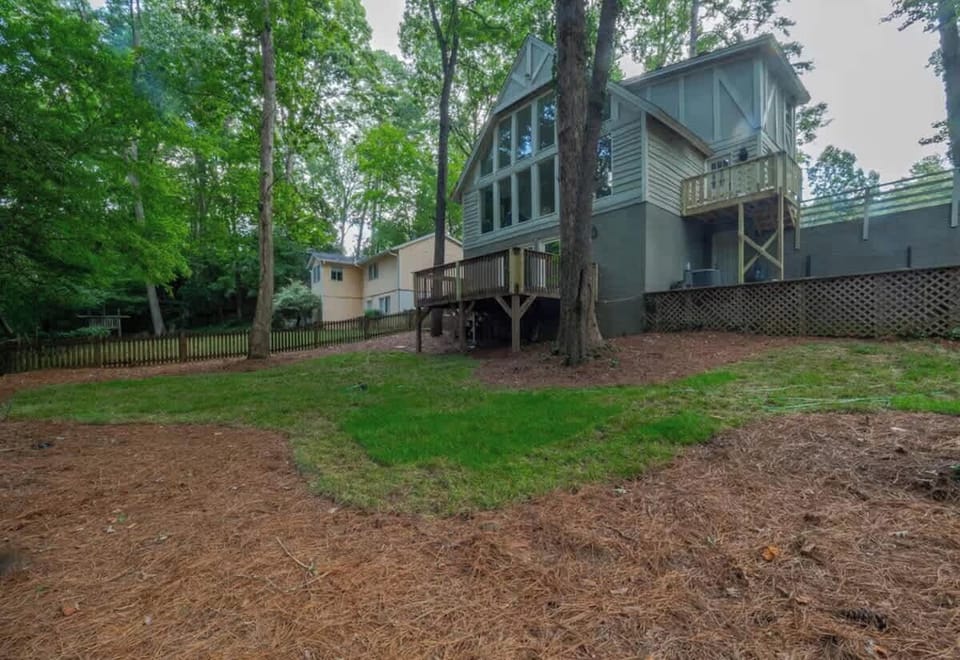 Fully fenced backyard - perfect for entertaining and children and pets to roam and play