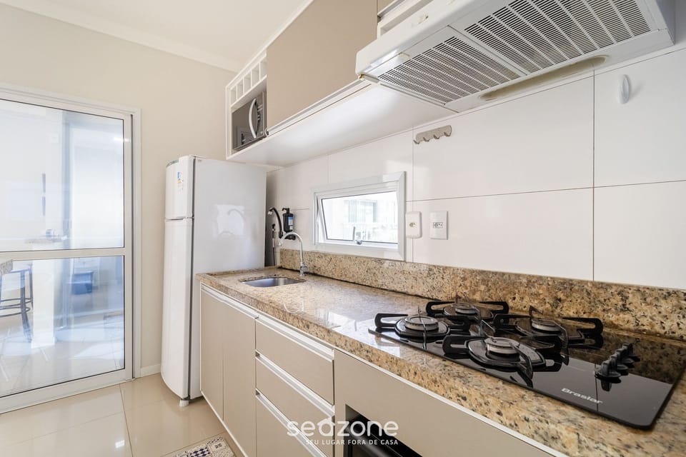 Basic Apartment | Private kitchen | Cookware/dishes/utensils