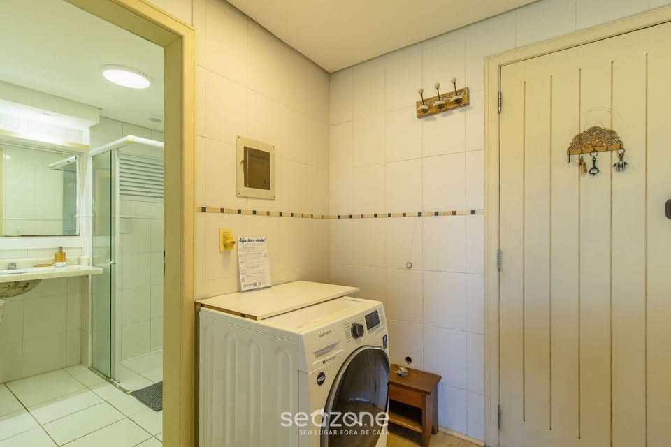 Basic Apartment | Bathroom
