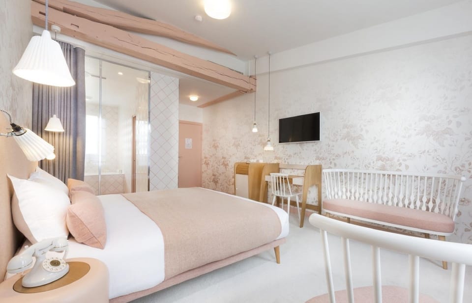 Junior Suite | Premium bedding, pillowtop beds, minibar, in-room safe