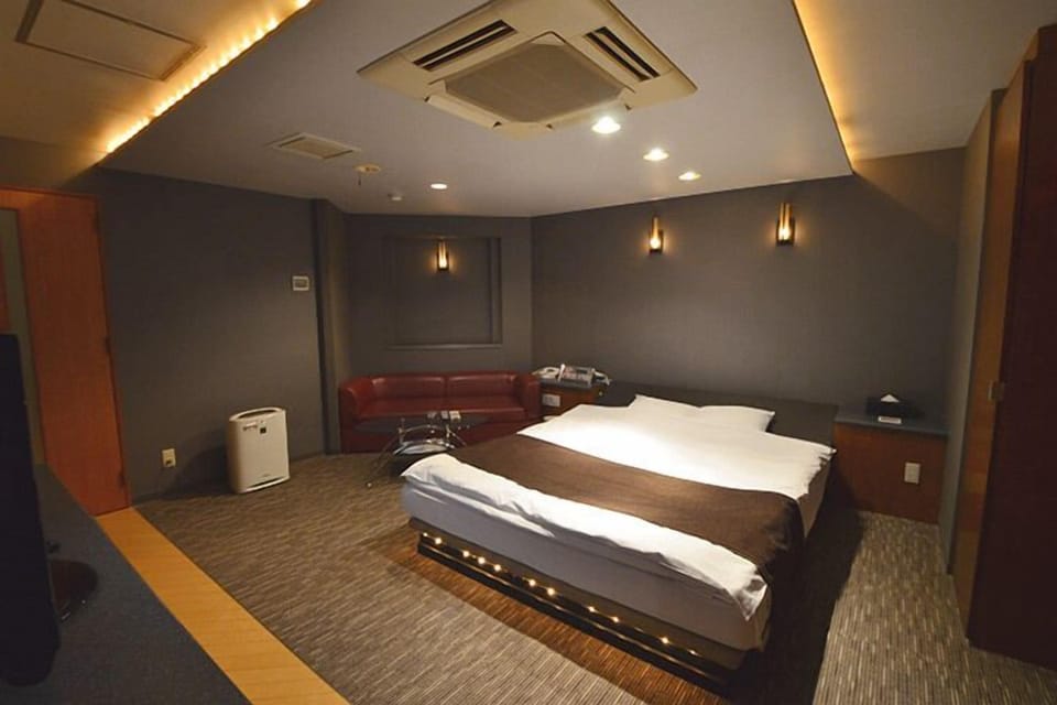 Standard Double Room, 1 Queen Bed, Smoking | Desk, free WiFi