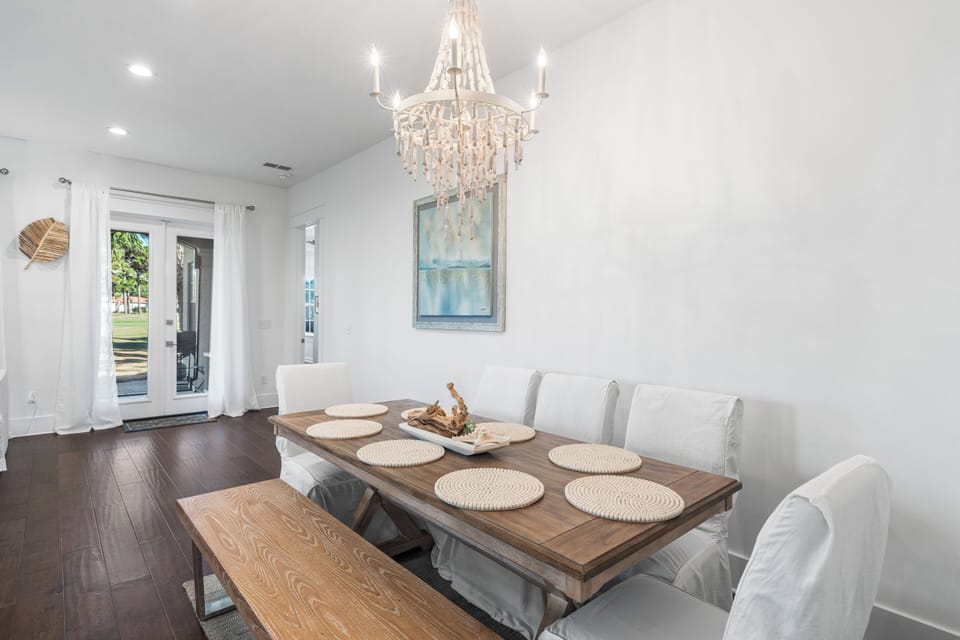 Living/Dining Area