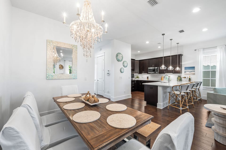 Living/Dining Area