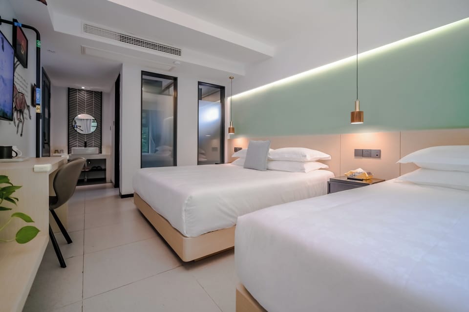 Superior Twin Room | Individually decorated, individually furnished, desk, laptop workspace