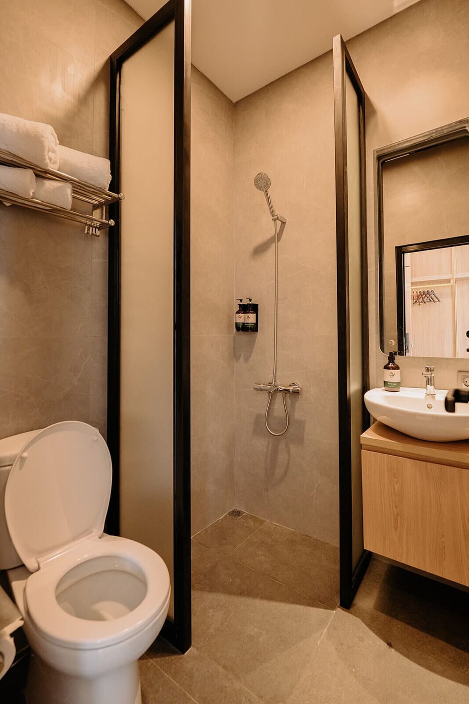 Shower, free toiletries, towels, soap
