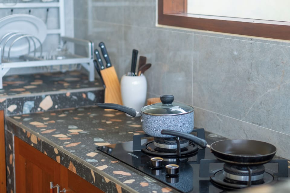 Electric kettle, cookware/dishes/utensils