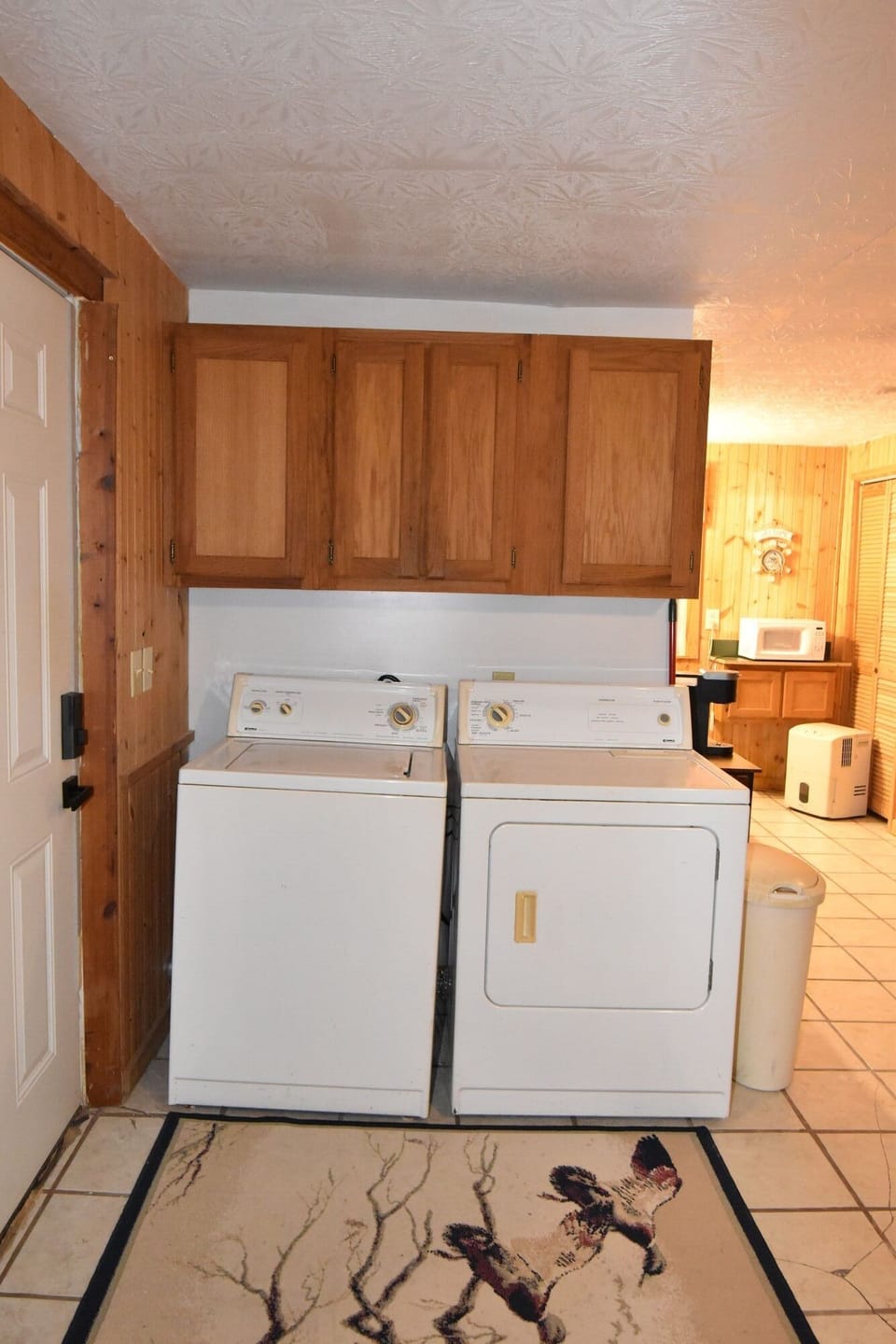 washer and dryer in unit!