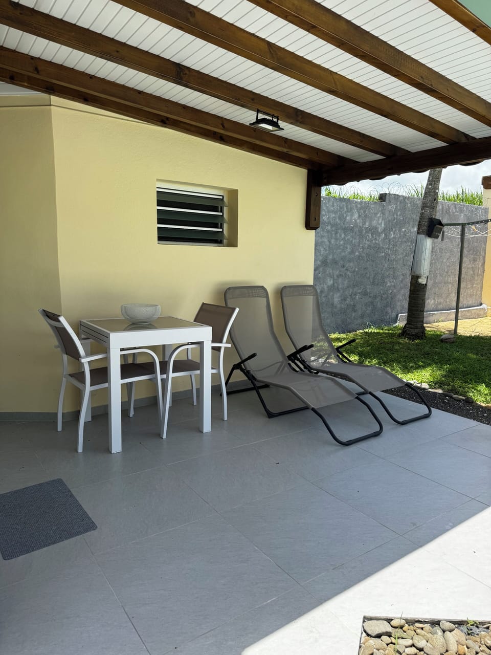 Outdoor dining