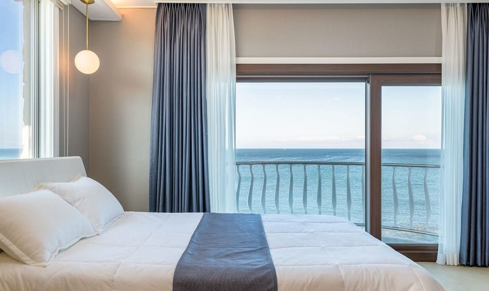 18 Pyeong Fantastic Ocean View Couple Room | Free WiFi