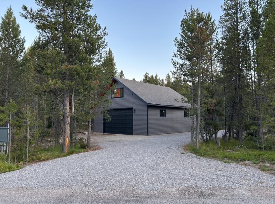 Entrance from the road.