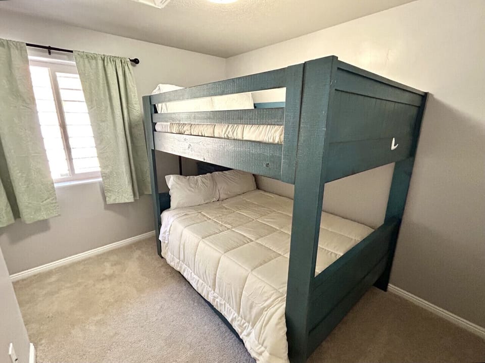 Bunk Room, 2 Fulls