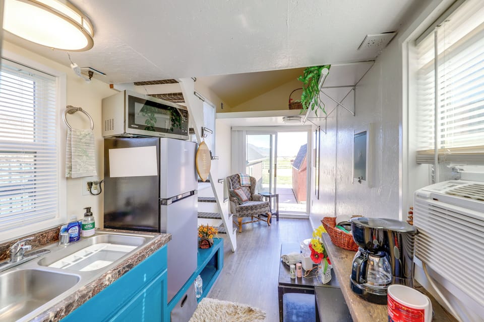 Kitchenette | Coffee Maker | Hot Plate