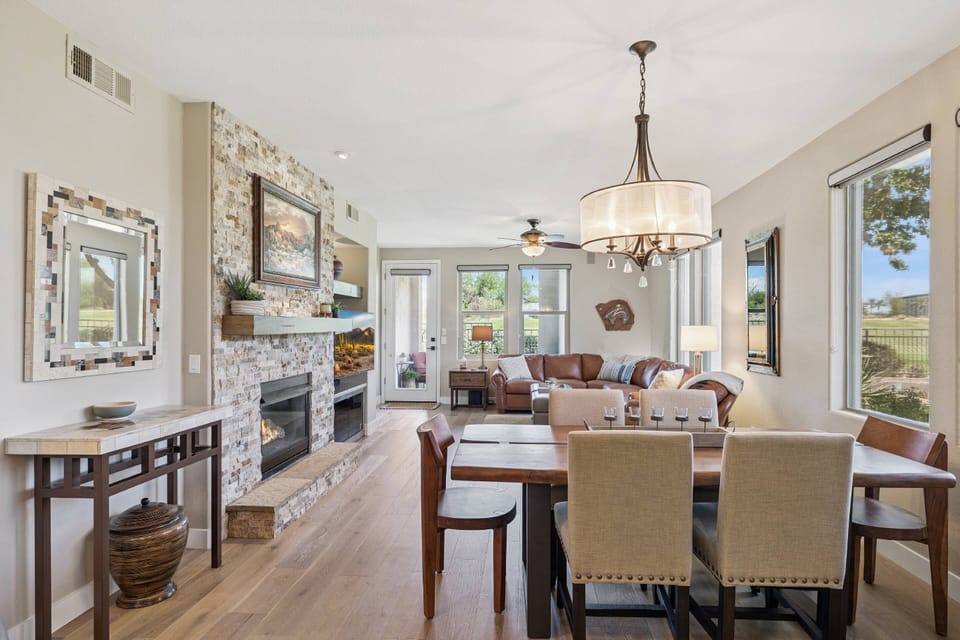 Nice layout living room and dining area with kitchen to the left as you walk in the front door